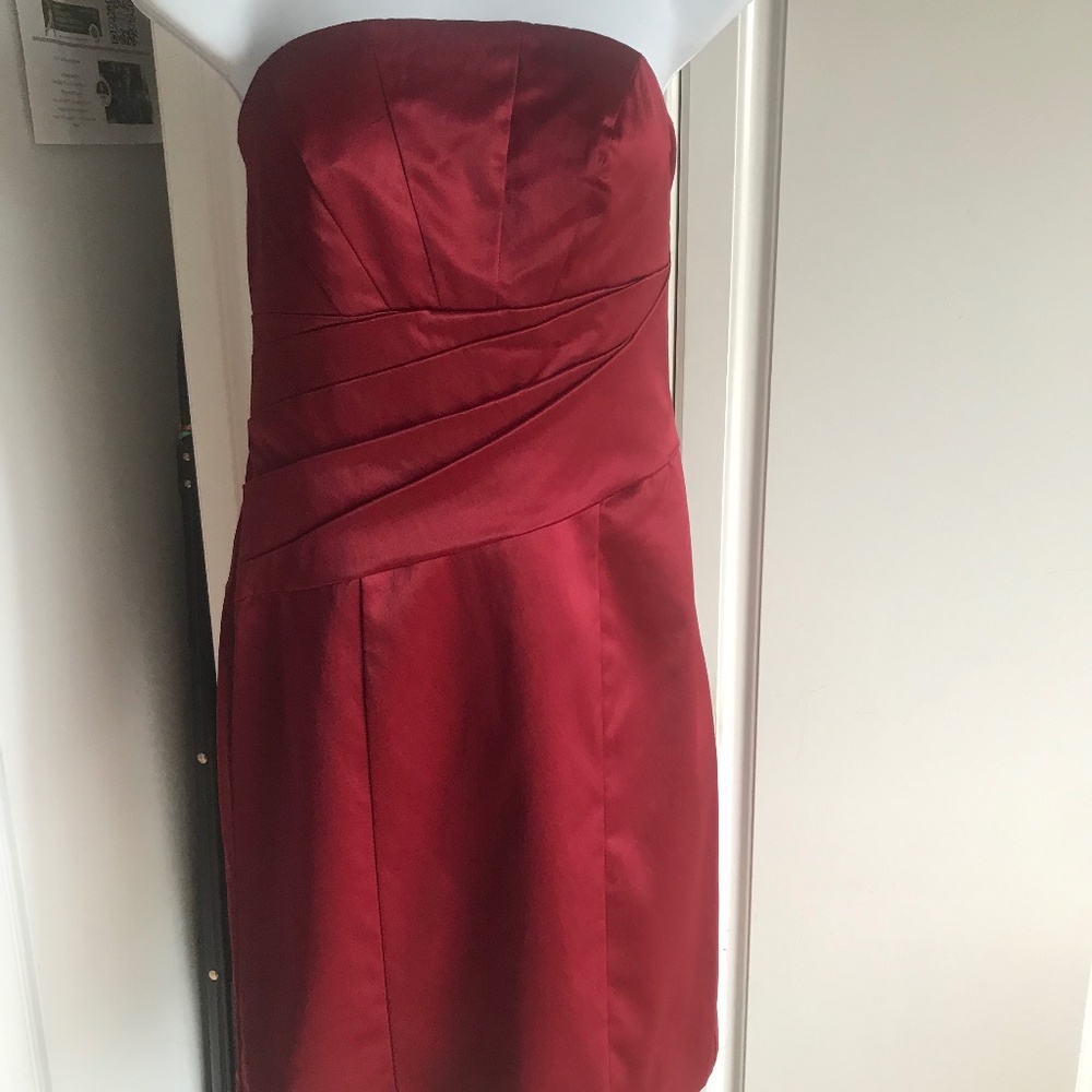 New Juniors The Limited Dress Size 4 Strapless Maroon Pleated Shiny